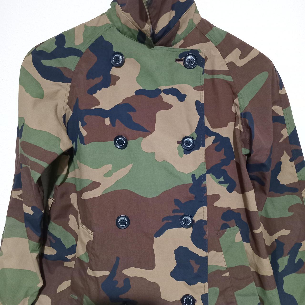 Jacket | Women Size 8 Men XS North Face Camouflage Water Resistant Coat