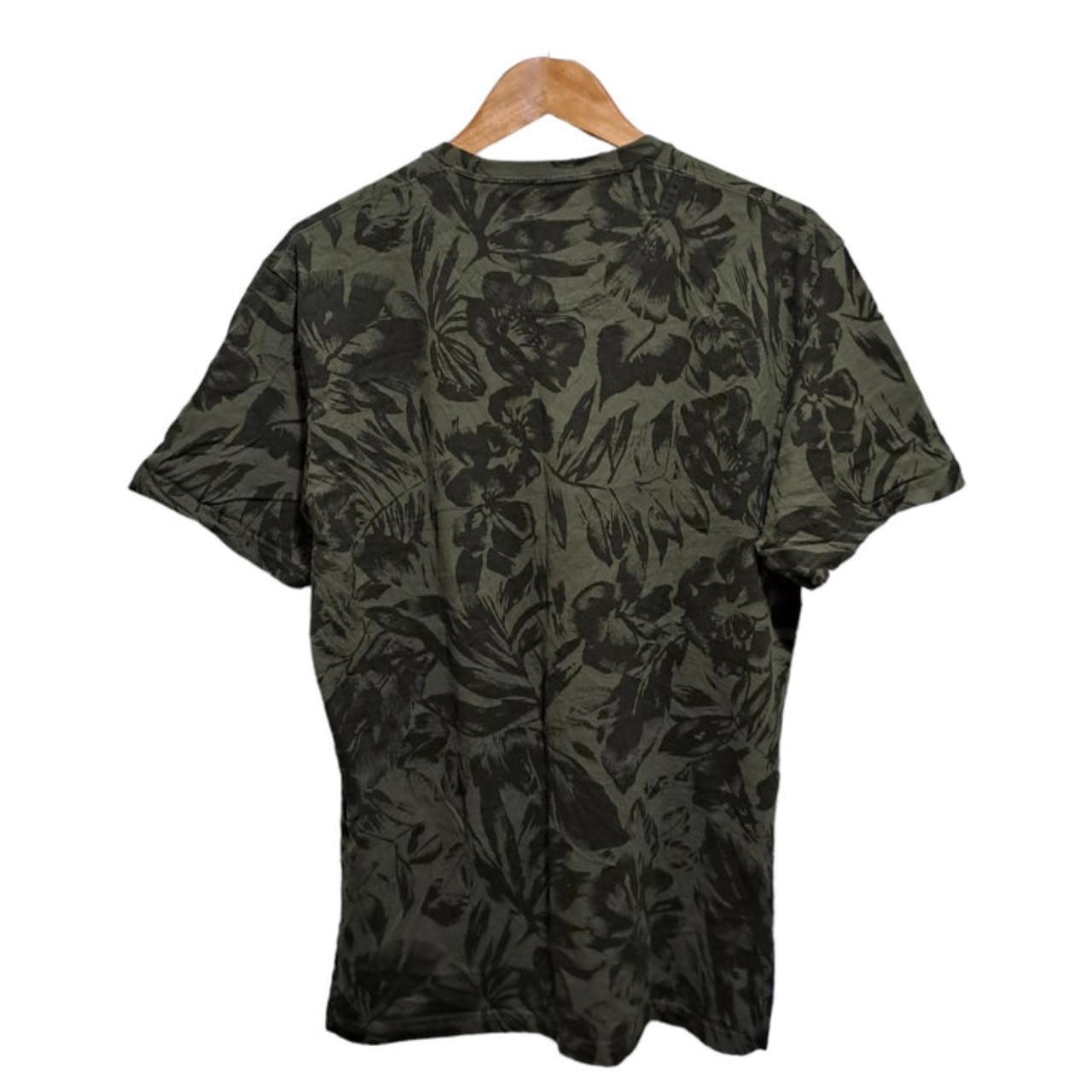 T-shirt | Men Large Women XL Beautiful Green Floral Shirt