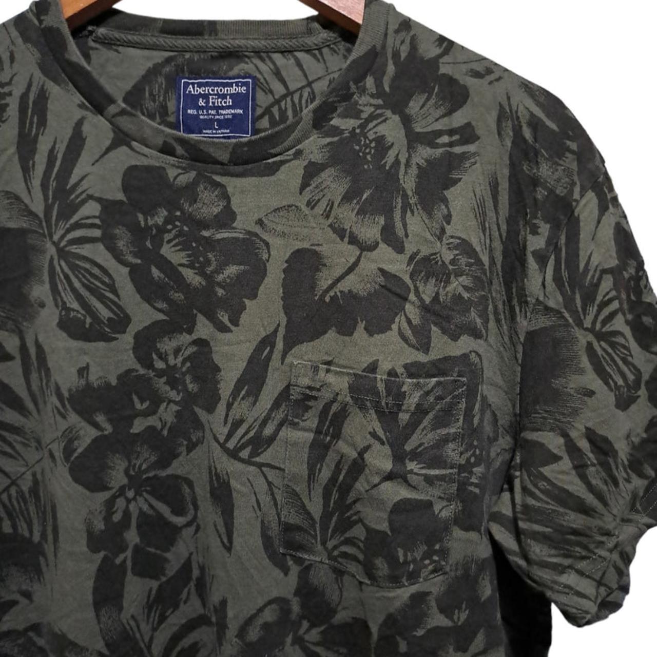 T-shirt | Men Large Women XL Beautiful Green Floral Shirt